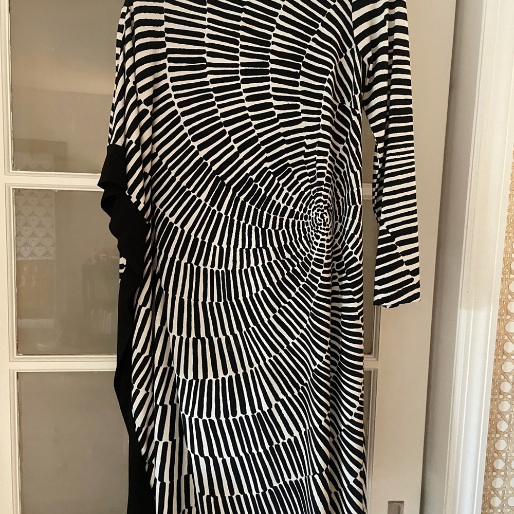 Black and white elegant dress